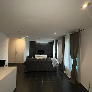 Appartement Grand Climatise Et Fonctionnel, Marseille